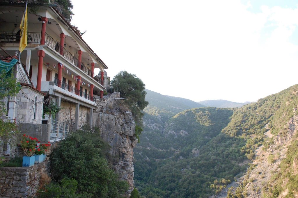 Ιερόσυλοι άρπαξαν χρυσά και ασημένια τάματα από την Μονή Κλειβωκάς (φωτο)