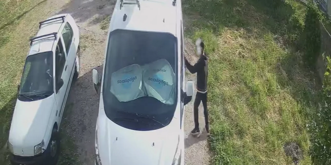 Αγρίνιο: Kλοπή μέρα μεσημέρι σε αυτοκίνητα – Βίντεο με τις κινήσεις του δράστη