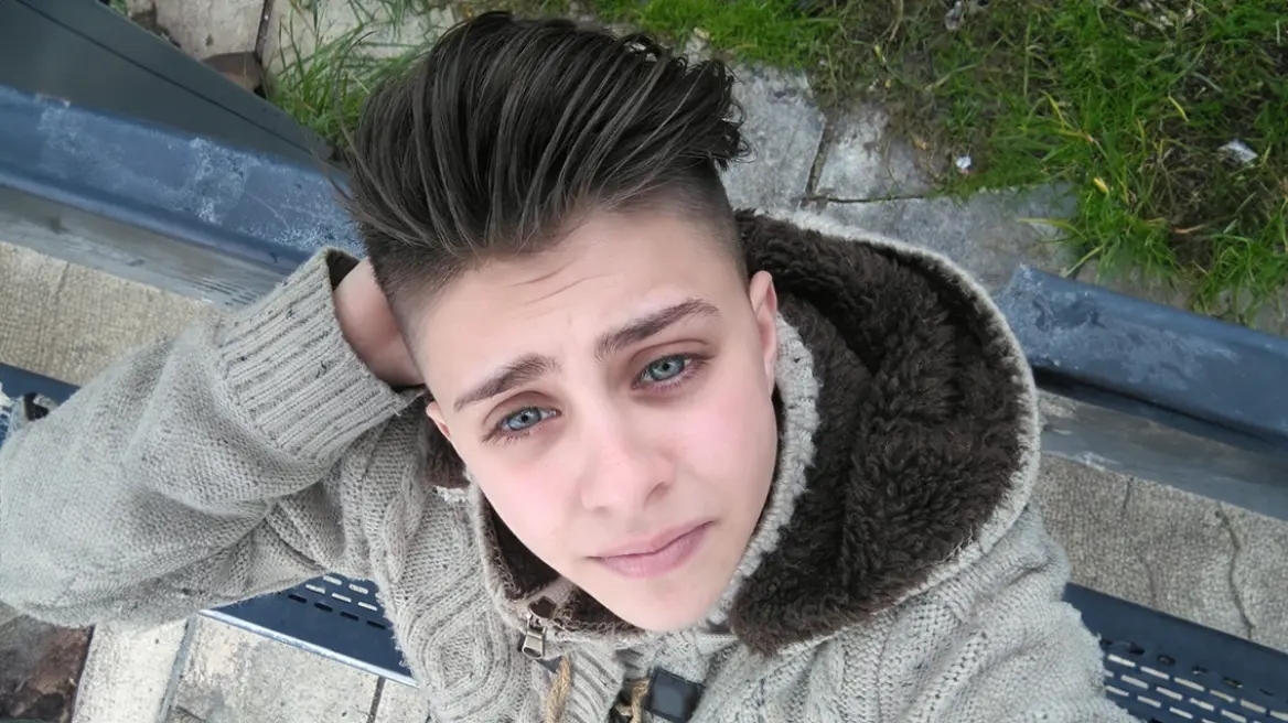 Ε.Μουρτζούκου: «Δεν μένω με την Πόπη» λέει η 24χρονη μετά τα στοιχεία ότι συγκατοικεί με τη μητέρα του Παναγιωτάκη