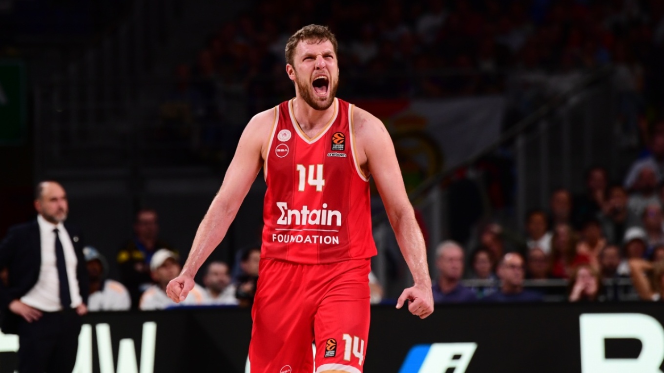 Ολυμπιακός: Συγκρατημένος ο Σ.Βεζένκοφ – «Δεν έχουμε καταφέρει τίποτα ακόμη, πάμε να το κερδίσουμε»