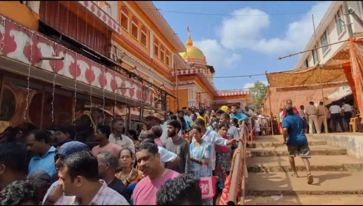 Τραγικές εικόνες στην Ινδία: Έξι νεκροί και 80 τραυματίες από ποδοπάτημα σε γιορτή Ινδουιστών (βίντεο – φωτο)