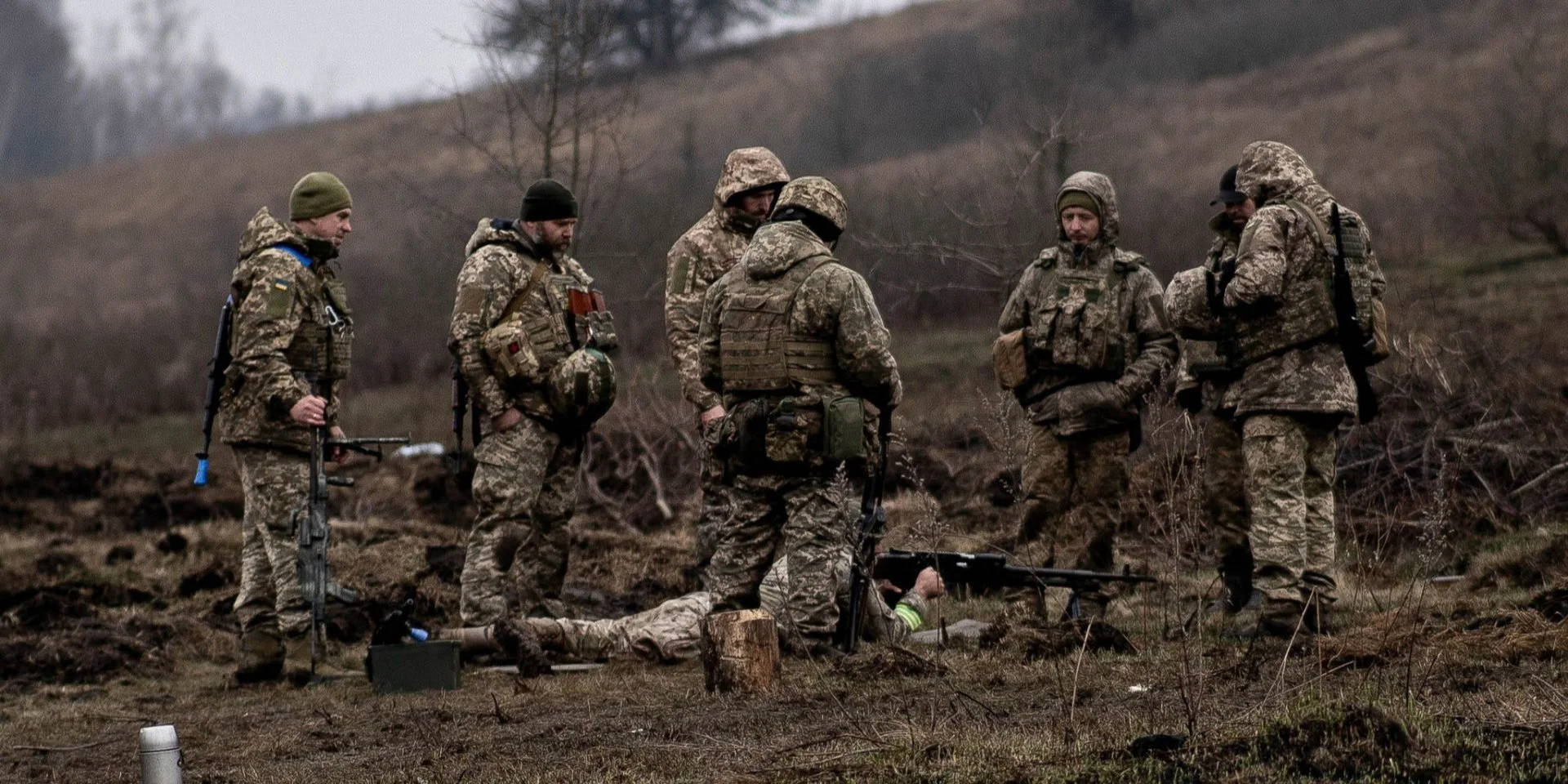 Κλωτσιές και μπουνιές μεταξύ στρατονόμων της TCC και απλών πολιτών σε περιοχές της Ουκρανίας (βίντεο)