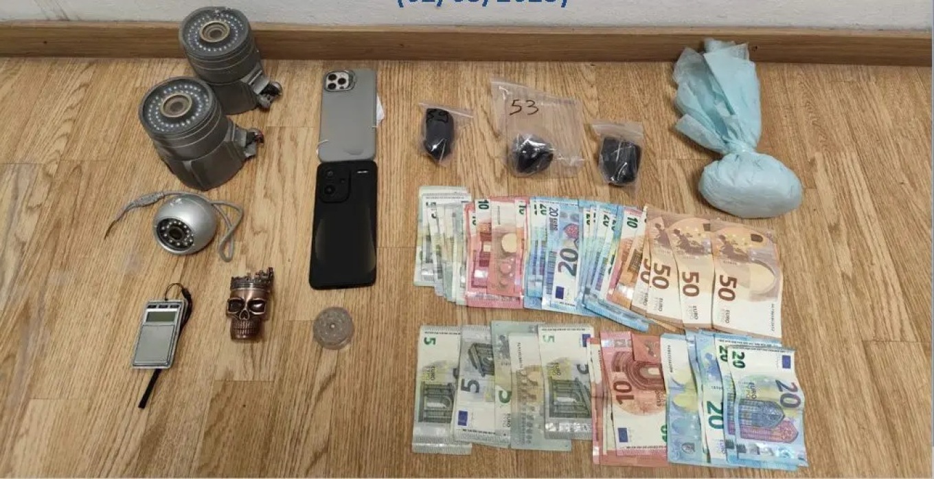 Αττική: Τέσσερις συλλήψεις για διακίνηση ηρωίνης – Με ιστορικό για απόπειρα ανθρωποκτονίας οι συλληφθέντες (βίντεο)