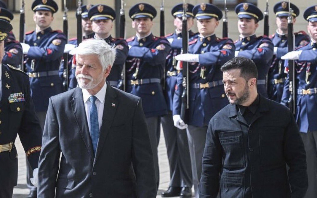 Τσεχία: Δίνει 1,8 εκατομμύρια  βλήματα πυροβολικού στην Ουκρανία από τα αποθέματά της