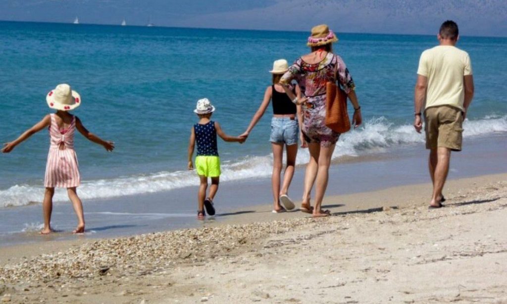 Κοινωνικός Τουρισμός: Πότε ξεκινούν οι αιτήσεις και ποιοι οι δικαιούχοι – Τα κριτήρια