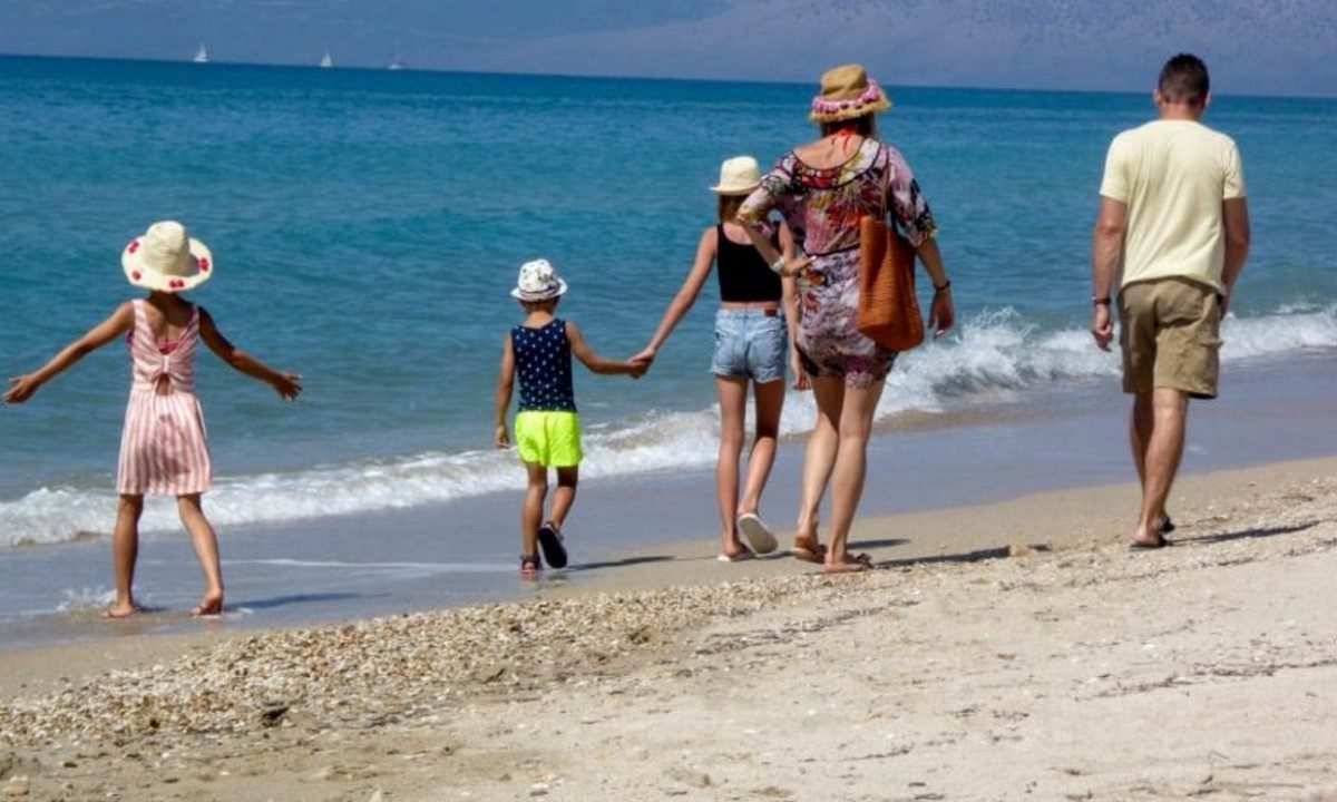 Κοινωνικός Τουρισμός: Πότε ξεκινούν οι αιτήσεις και ποιοι οι δικαιούχοι – Τα κριτήρια