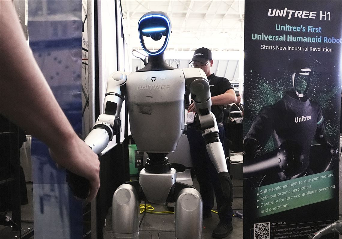 Κίνα: Μηχανικοί χάνουν τον έλεγχο ενός ρομπότ και αυτό τους επιτίθεται