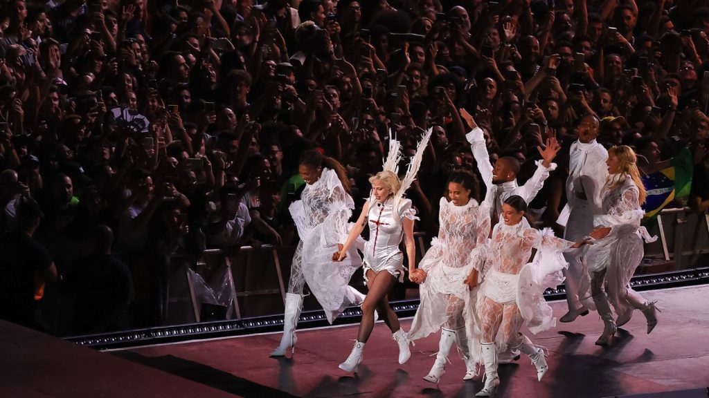 Βραζιλία: Αποτράπηκε βομβιστική επίθεση στη συναυλία της Lady Gaga με 2,1 εκατομμύρια θεατές
