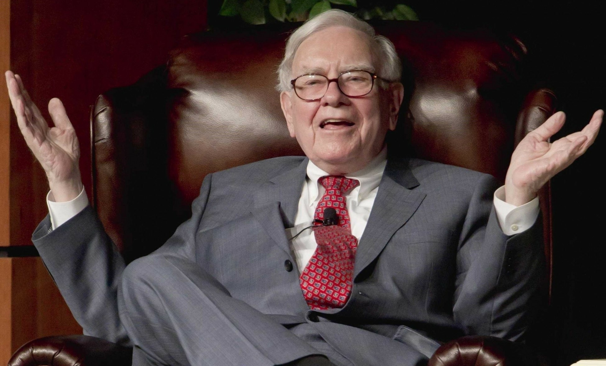 Γουόρεν Μπάφετ: Αποσύρεται από CEO της Berkshire Hathaway στο τέλος του έτους