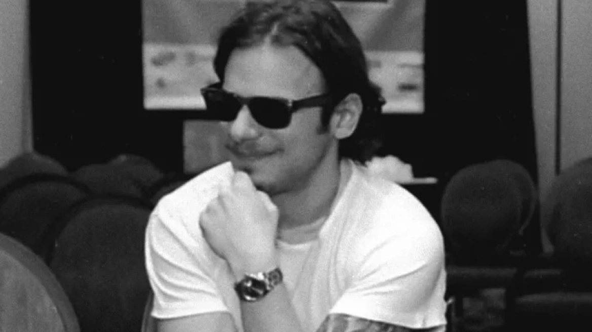 ΗΠΑ: Τραγικός θάνατος για Έλληνα ομογενή μουσικό – Οδηγός ΙΧ τον έριξε από το πατίνι του και τον παρέσυρε φορτηγό!