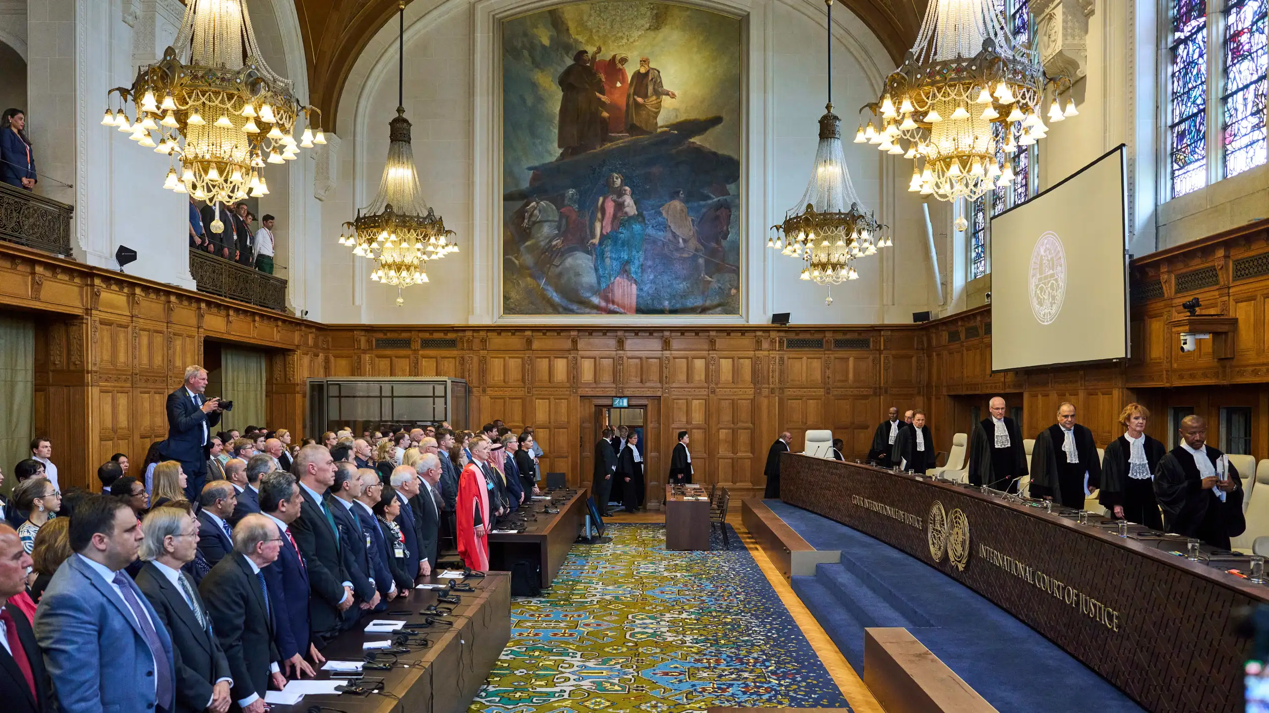 Αγωγή από το Διεθνές Ποινικό δικαστήριο της Χάγης κατά του Ντόναλντ Τραμπ!