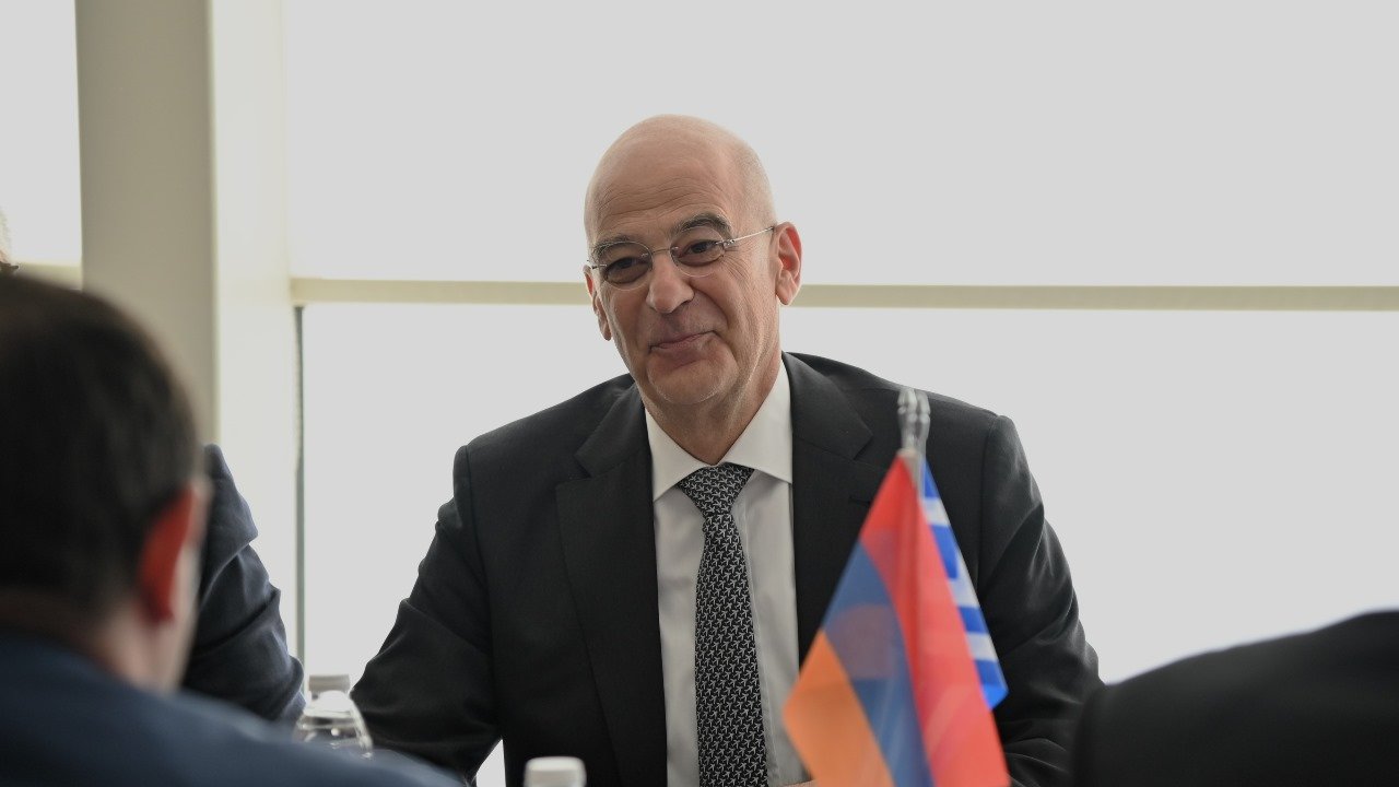 DEFEA 2025: Στη διεθνή έκθεση Άμυνας και Ασφάλειας ο Νίκος Δένδιας