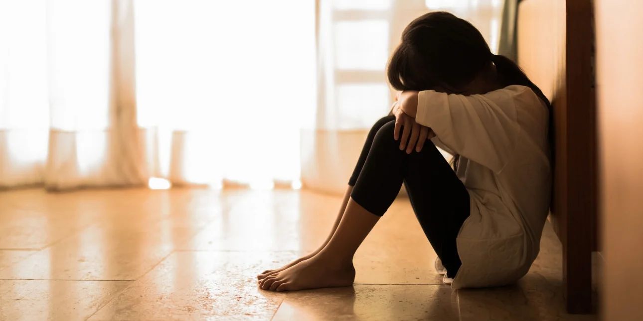 Κορινθία: Συνελήφθη φυγόποινος εκπαιδευτικός – Είχε καταδικαστεί σε 20 χρόνια για κακοποίηση ανηλίκων