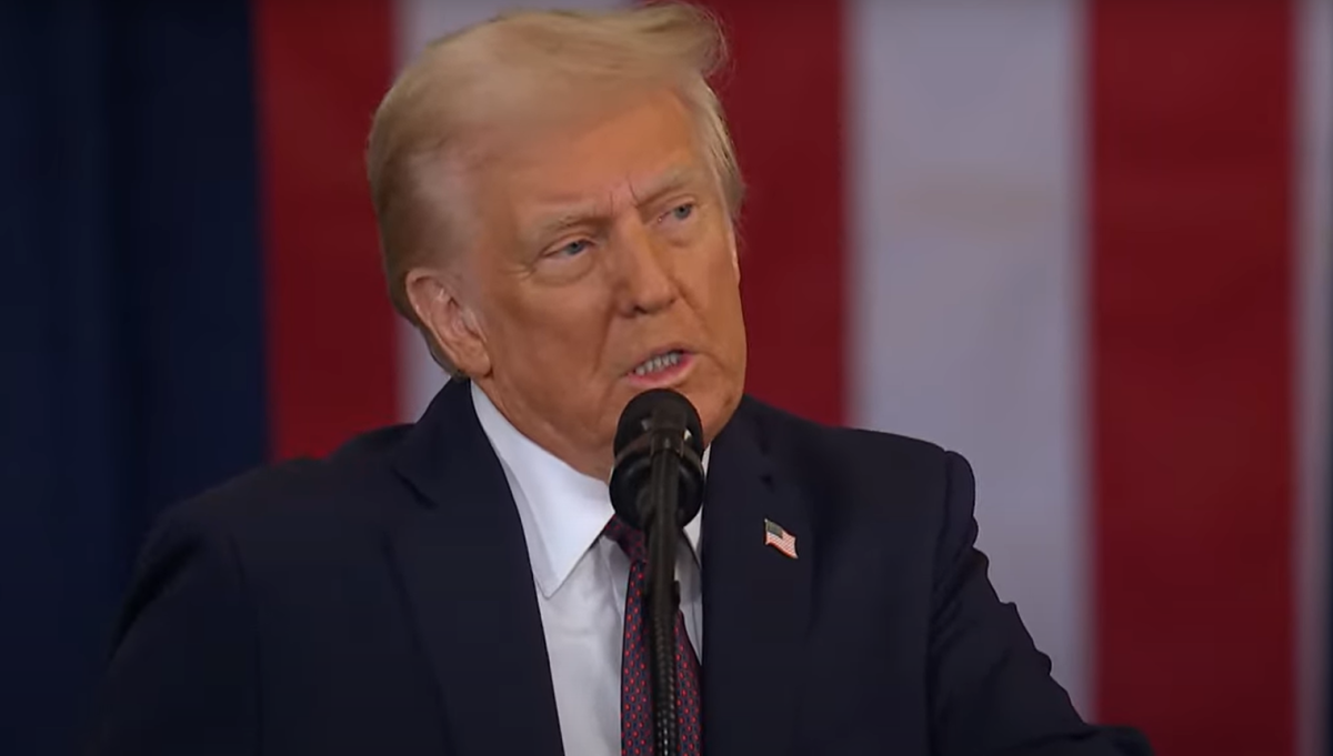 Ν.Τραμπ μετά το πλήγμα στο Ισραήλ: «Οι ΗΠΑ σταματούν τους βομβαρδισμούς κατά των Χούθι στην Υεμένη»