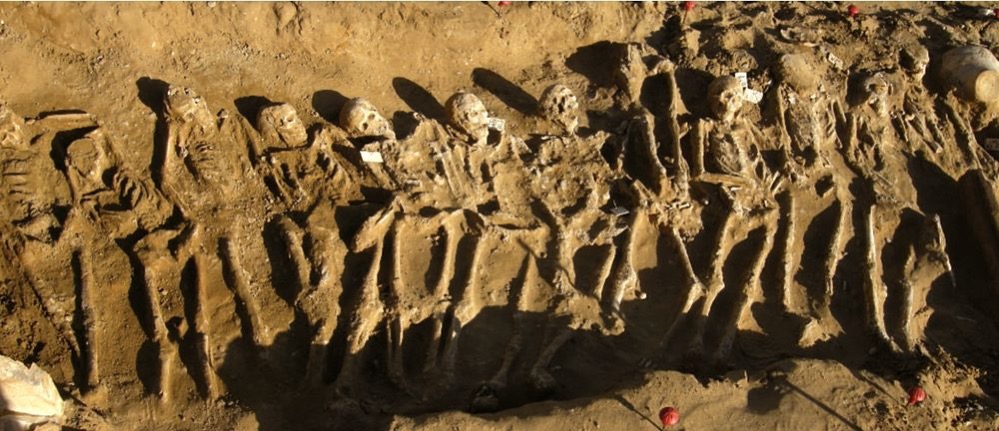 Σικελία: Η ανακάλυψη εκατοντάδων σκελετών Ελλήνων οπλιτών που έπεσαν στη μάχη της Ιμέρας το 480 π.χ.