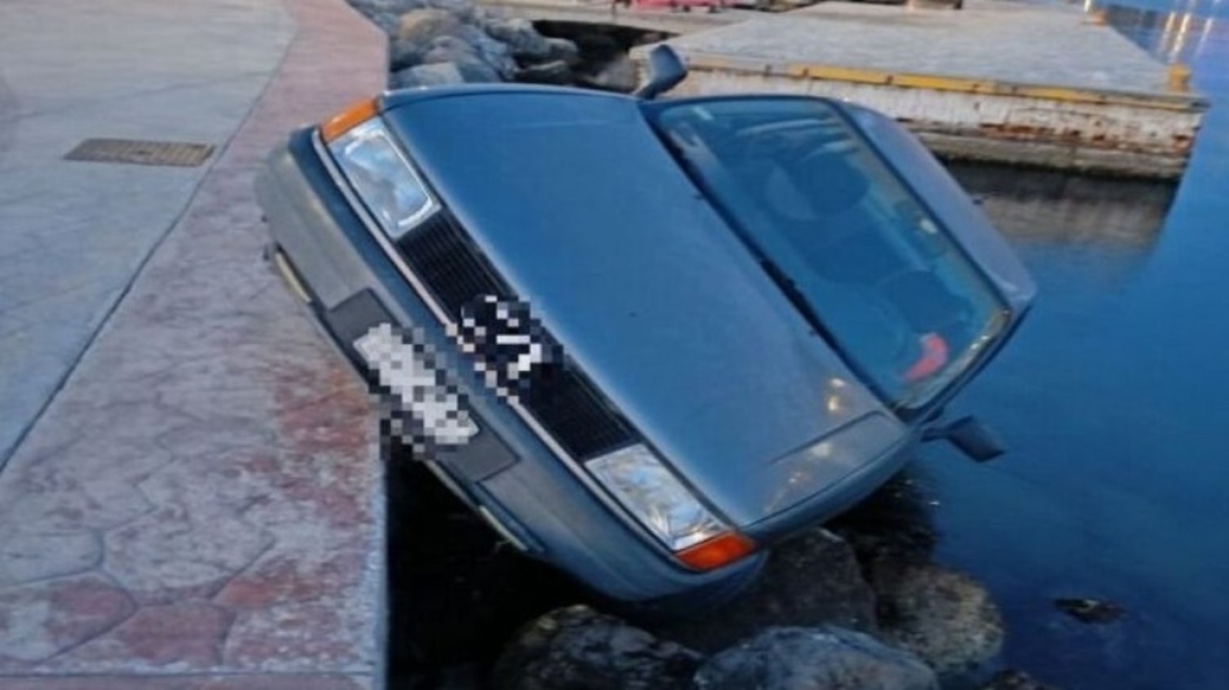 Κως: Αυτοκίνητο έπεσε στο λιμάνι του νησιού – Στο νοσοκομείο ο οδηγός του ΙΧ (φωτο)