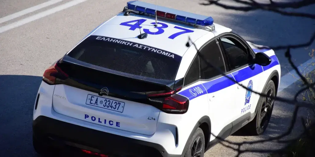 Μεγαλόπολη: Άνδρας ταμπουρώθηκε στο σπίτι του και απειλεί να αυτοκτονήσει