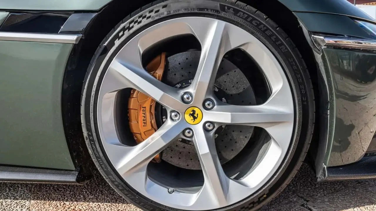 Καθυστερεί η πρεμιέρα της πρώτης ηλεκτρικής Ferrari