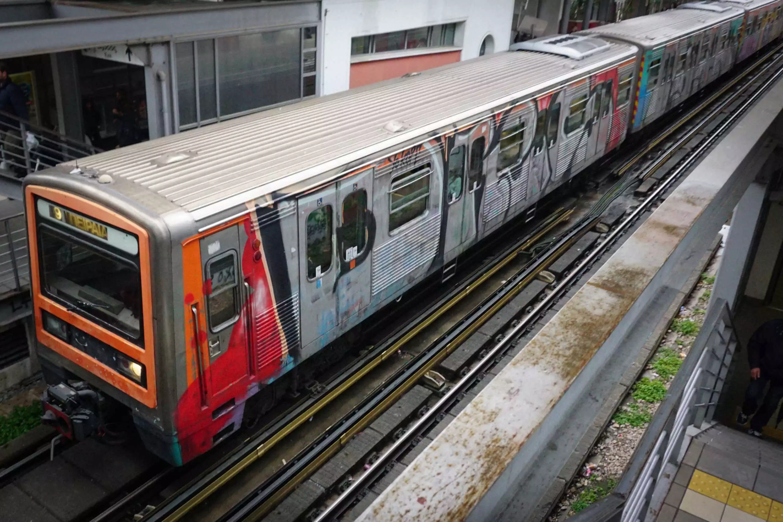 Επιβάτες εντοπίστηκαν στις γραμμές του Ηλεκτρικού – Διακόπηκαν τα δρομολόγια στη Νέα Ιώνια