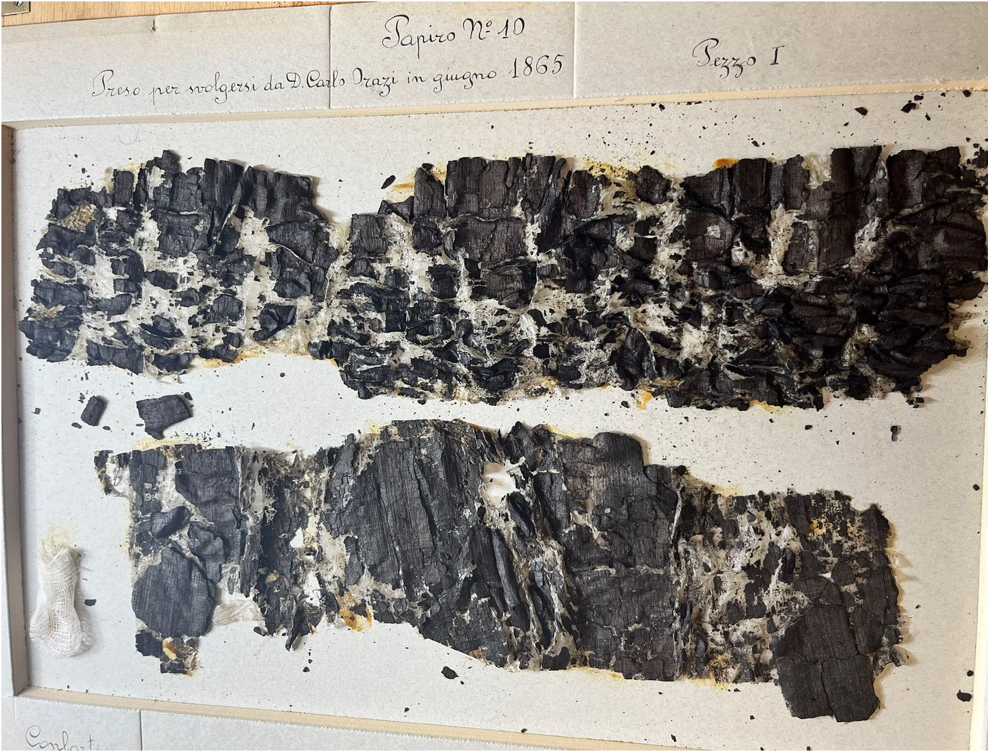 Ποια είναι η λέξη που αποκωδικοποιήθηκε πρώτα σε απανθρακωμένο πάπυρο 2.000 ετών