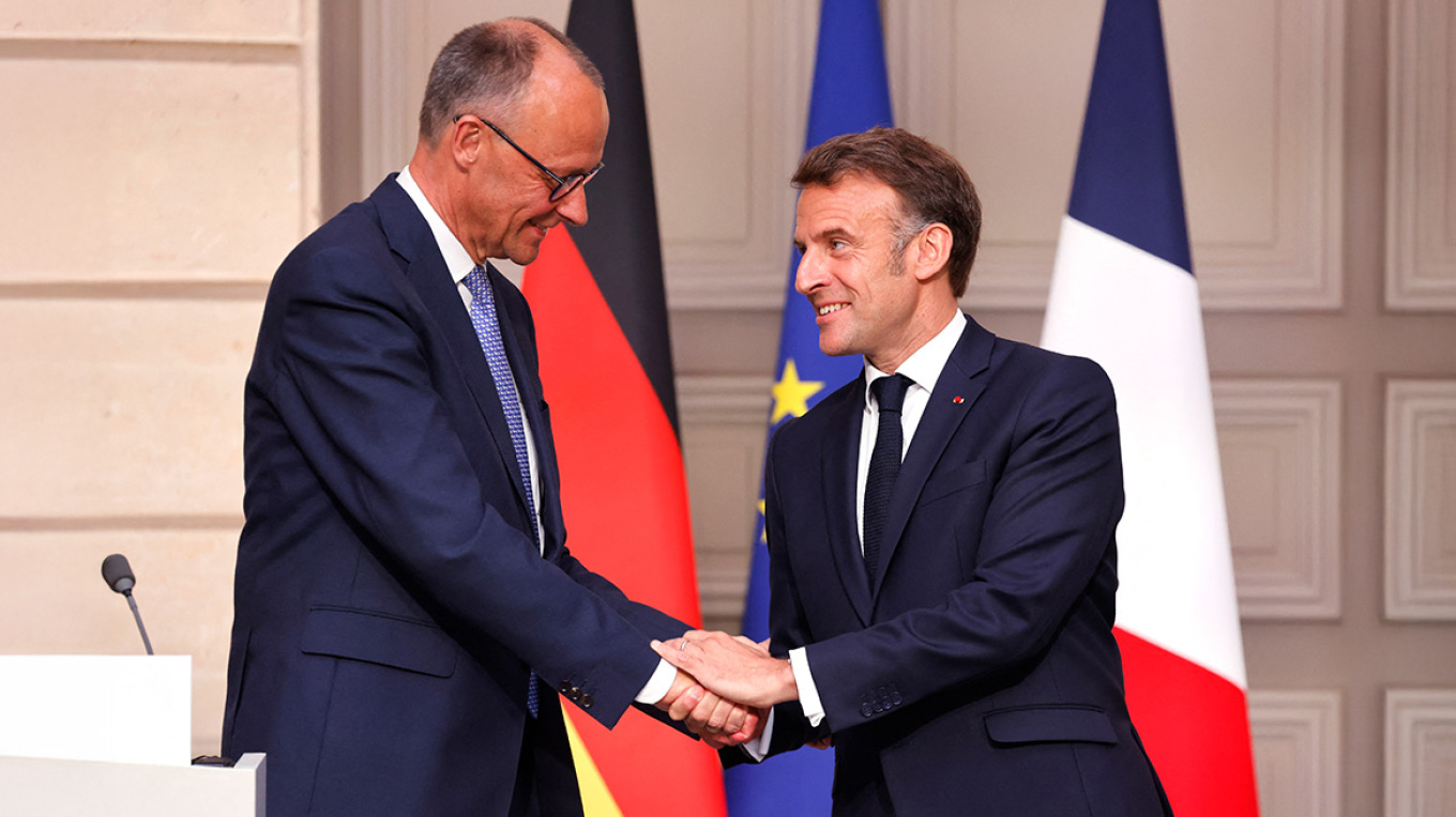 Ο Φ.Μερτς στην Γαλλία για «πυρηνική αποτροπή» αλλά τα πρωτεία εγγυήσεων τα δίνει στις ΗΠΑ