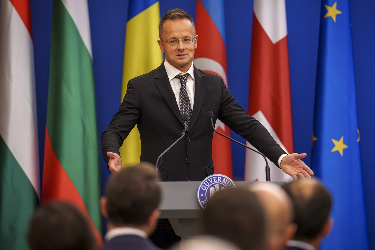 Ούγγρος ΥΠΕΞ, Πέτερ Σαγιάρτο: «Κάνει λάθος η Κομισιόν που εμποδίζει το φυσικό αέριο στα κράτη – μέλη της ΕΕ»