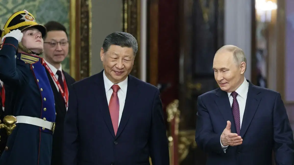 Σι Τζινπίνγκ: «Η Κίνα θα σταθεί στο πλευρό της Ρωσίας απέναντι στην ηγεμονική καταδίωξη της Δύσης» (βίντεο)
