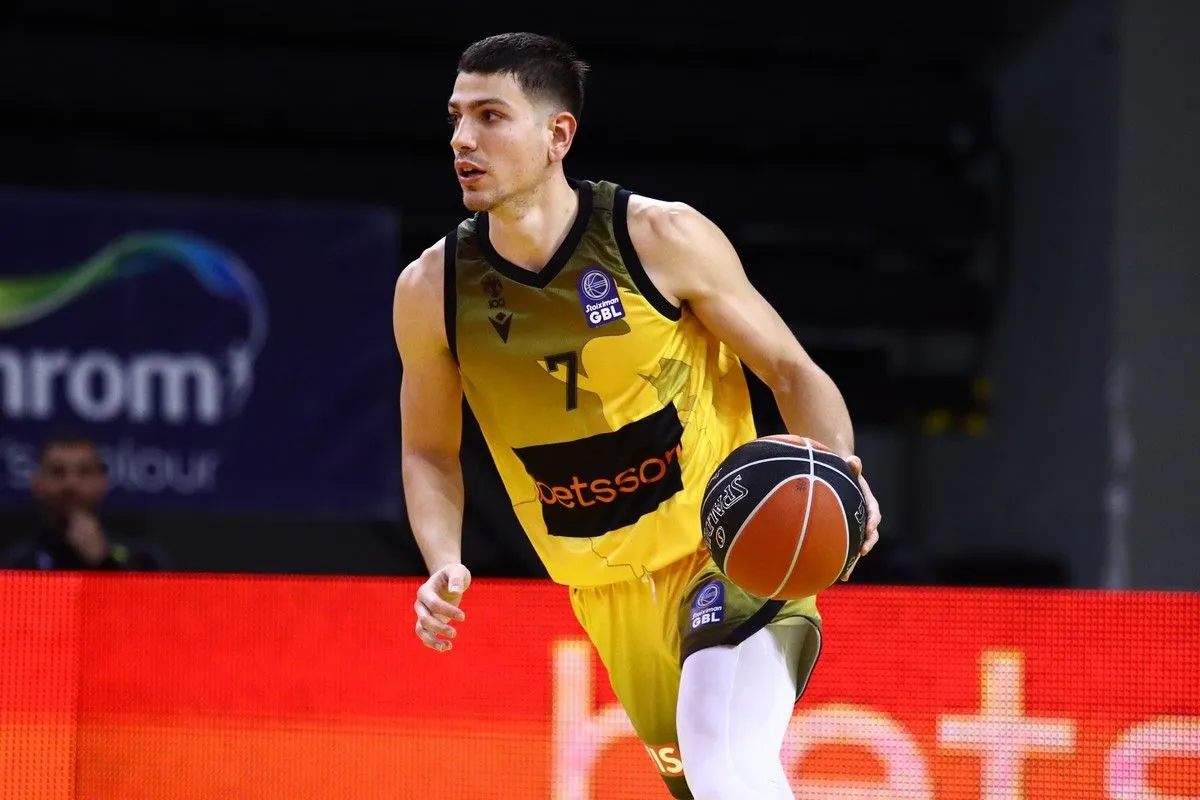 Δ.Φλιώνης για το ΑΕΚ – Μάλαγα: «Θα είναι τρελή ατμόσφαιρα – Ελπίζω να προκριθούμε στον τελικό»