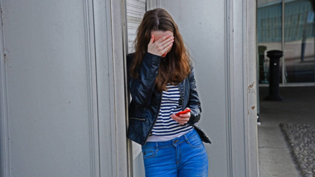 Πατέρας 14χρονης που ξυλοκοπήθηκε στη Θεσσαλονίκη: «Την χτύπησαν, έχει τραύματα στο πρόσωπο»