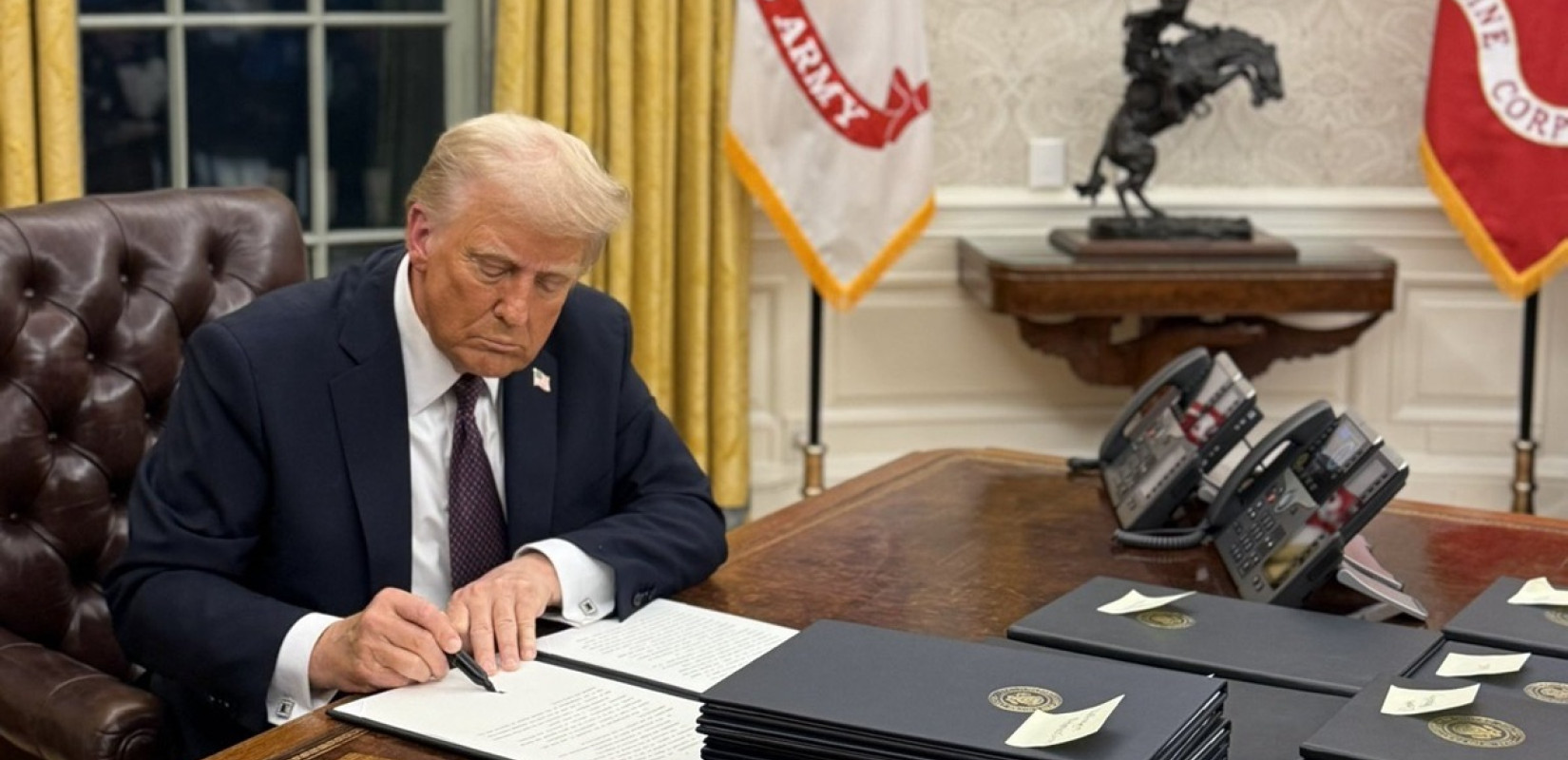 Η Βρετανία δέχθηκε να κάνει συμφωνία για να αρθούν οι αμερικανικοί δασμοί: «Όλοι θέλουν συμφωνία τώρα»