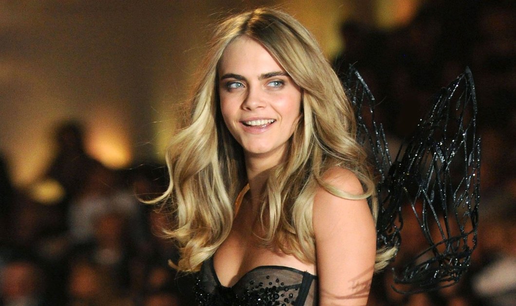 Κάρα Ντελεβίν: Χωρίς σουτιέν και με εμφανές το μαύρο εσώρουχό της πήγε στο «Ocean With David Attenborough» (φωτο)