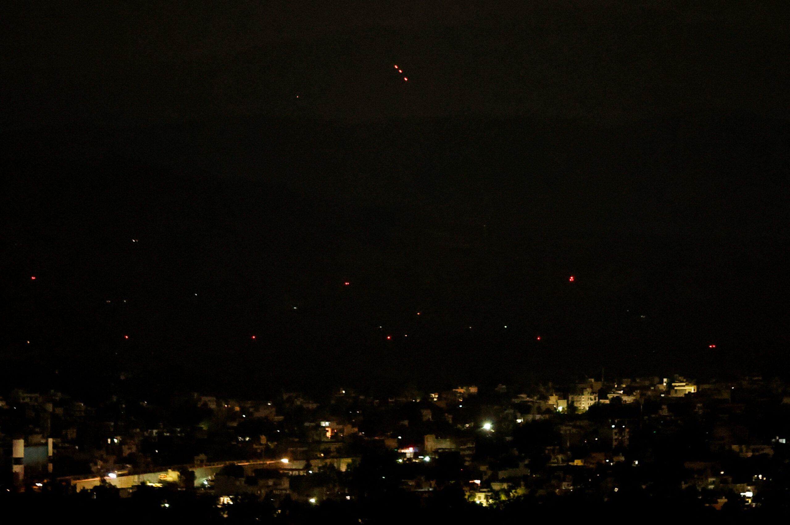 Η Ινδία κατηγορεί το Πακιστάν για παραβίαση της εκεχειρίας: Εκρήξεις στο Κασμίρ (βίντεο)