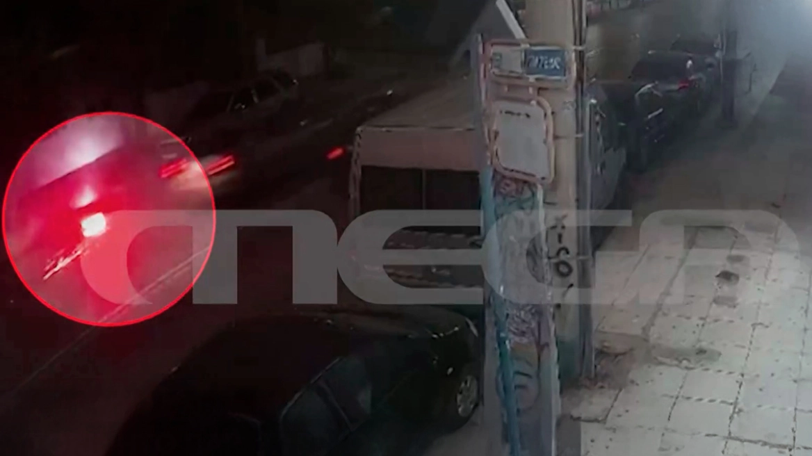 Σοβαρό τροχαίο στο Περιστέρι: Αυτοκίνητο συγκρούστηκε με μηχανή που οδηγούσε 21χρονος – Βίντεο ντοκουμέντο