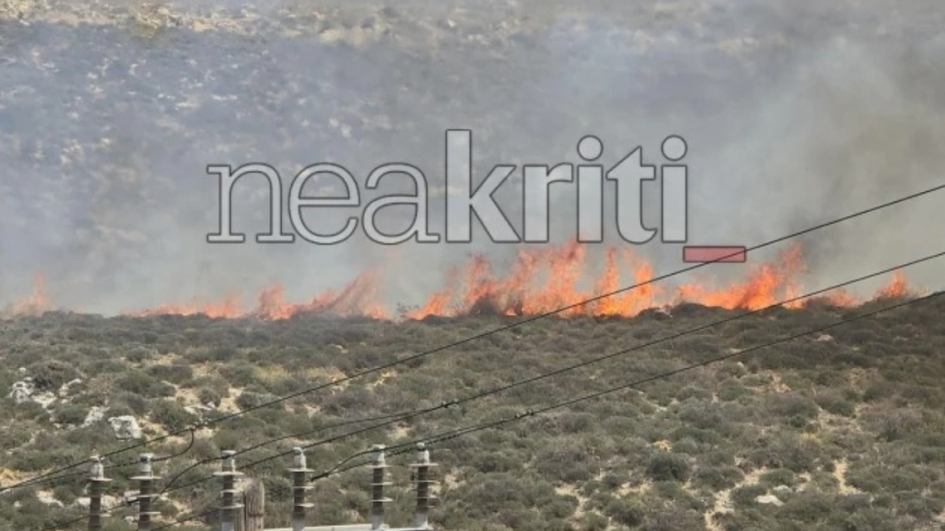 Υπό έλεγχο η φωτιά κοντά σε στρατόπεδο στο Καρτερό μετά την άμεση κινητοποίηση της Πυροσβεστικής