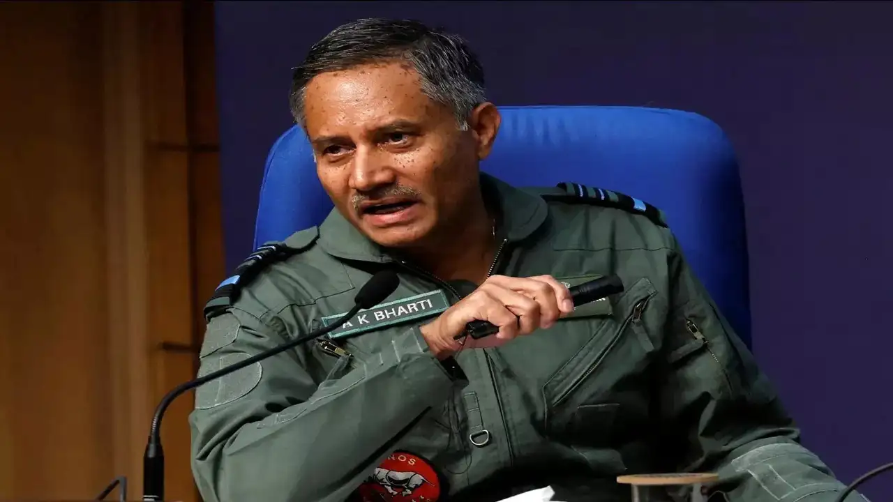 Αρχηγός ινδικής Αεροπορίας: «Δεν χάσαμε κανένα αεροσκάφος – Σίγουρα καταρρίψαμε κάποια μαχητικά του Πακιστάν»