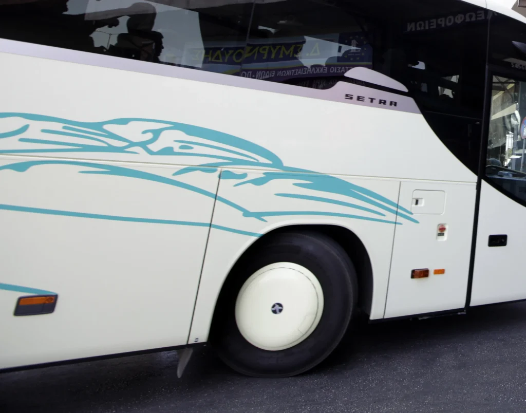 Θεσσαλονίκη: Λεωφορείο του ΚΤΕΛ «τυλίχθηκε» στις φλόγες μετά από ένδειξη βλάβης