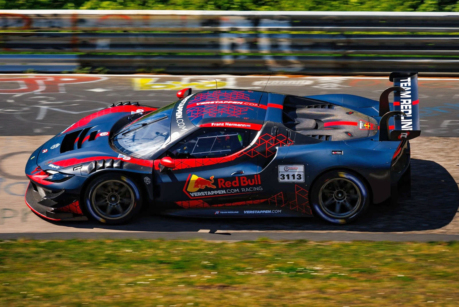 O Max Verstappen δοκιμάζει Ferrari 296 GT3 στο Nürburgring