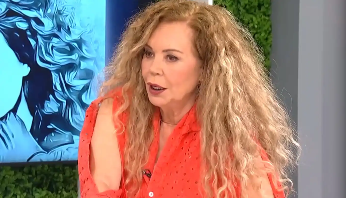 Ε.Δήμου: «Ήρθαν να μου κάνουν μια συνέντευξη στο σπίτι και έκλεψαν από το μπάνιο την κολόνια του παιδιού μου»