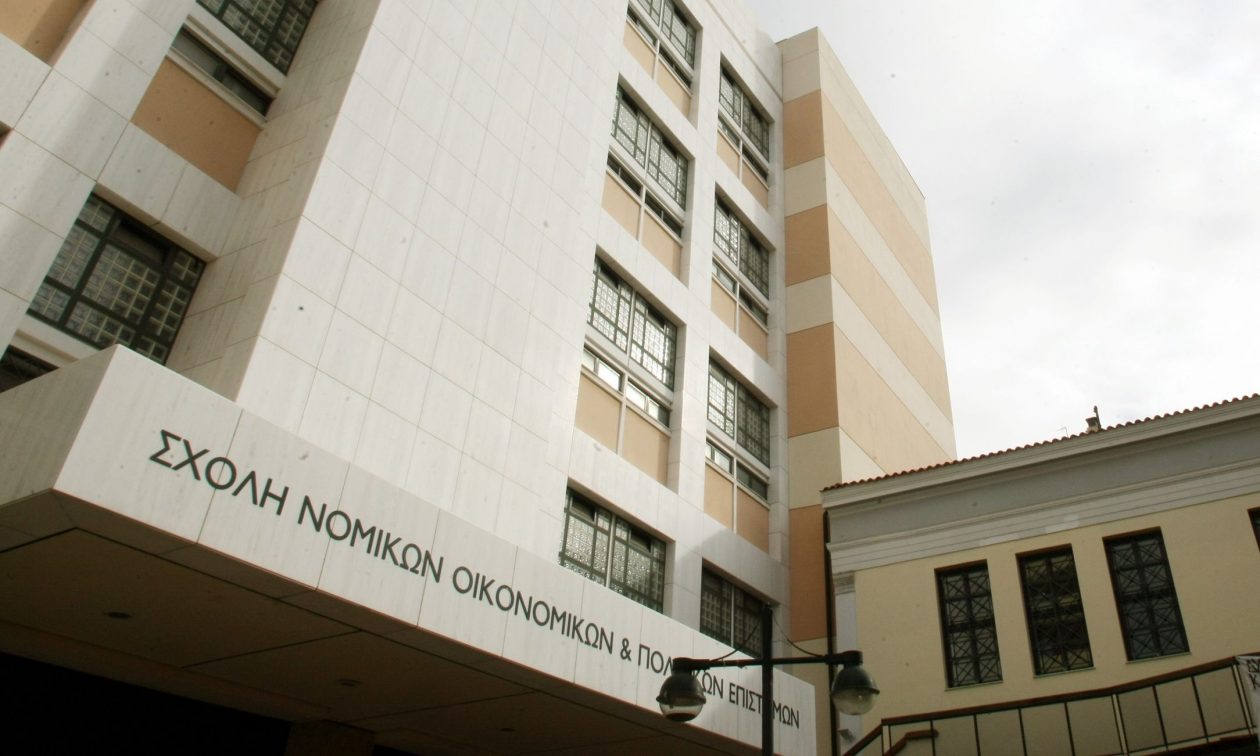 Επιχείρηση της ΕΛΑΣ στη Νομική – Συνελήφθησαν 7 άτομα 