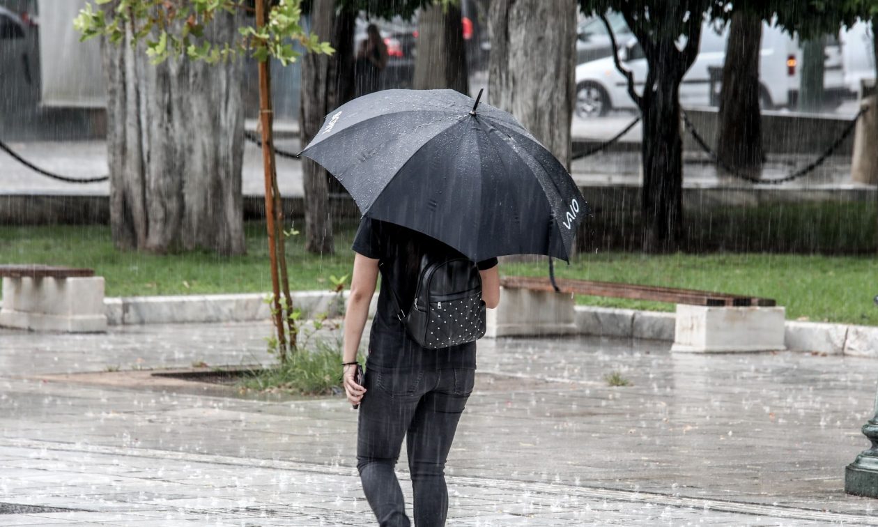 Χαλάει ο καιρός: Η ΕΜΥ προειδοποιεί για κατά τόπους ισχυρές βροχές και καταιγίδες