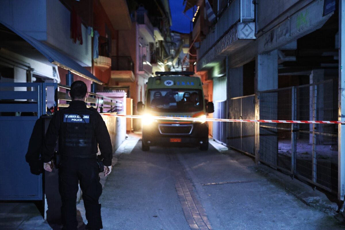 Δολοφονία στη Λάρισα: «Με πήρε και μου είπε να τον βοηθήσω να πετάξει κάτι μπάζα» ομολόγησε ο ξάδερφος του 21χρονου