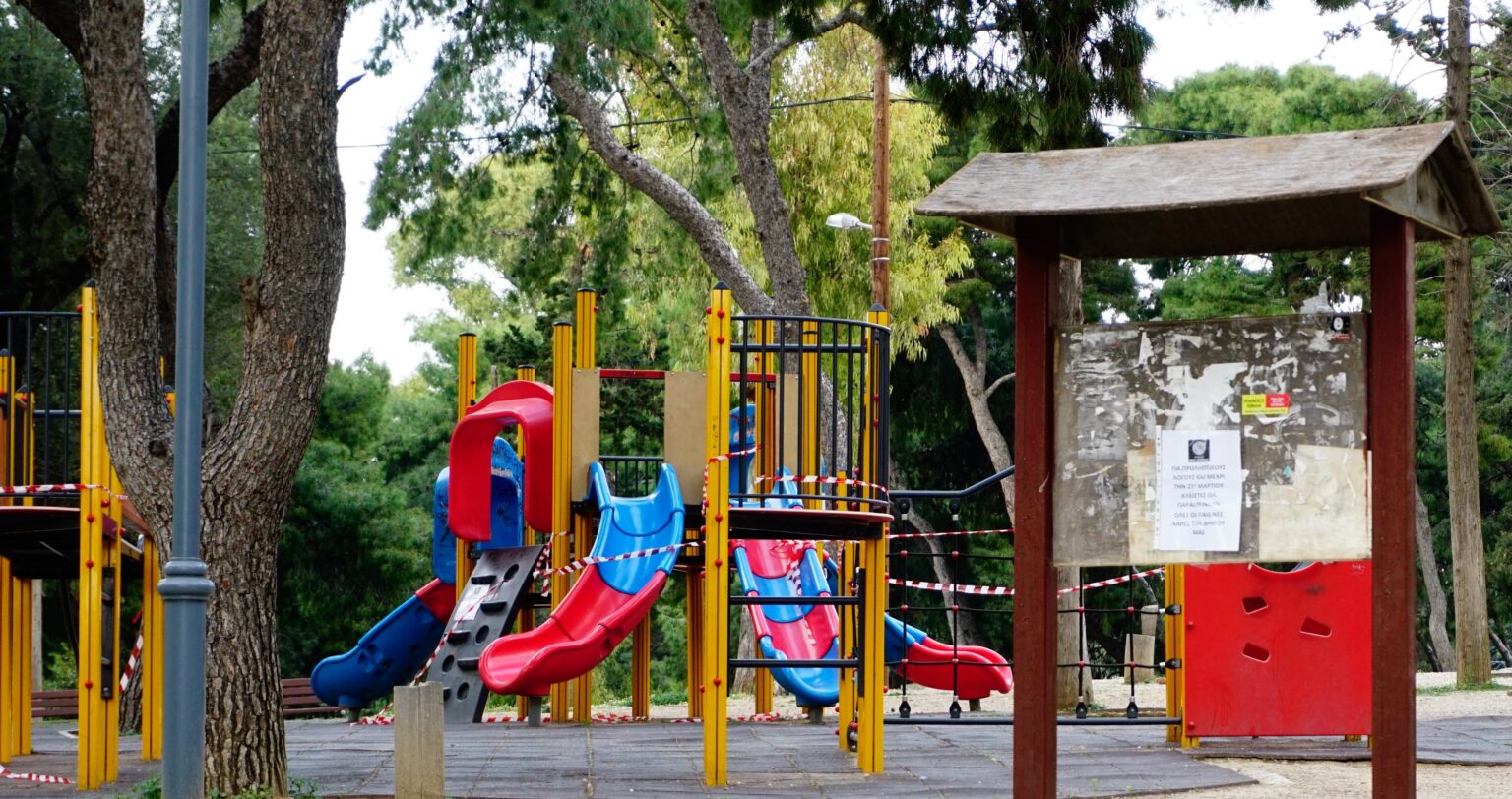 Πάτρα: Συνελήφθη ηλικιωμένος που απείλησε με όπλο παιδιά σε παιδική χαρά