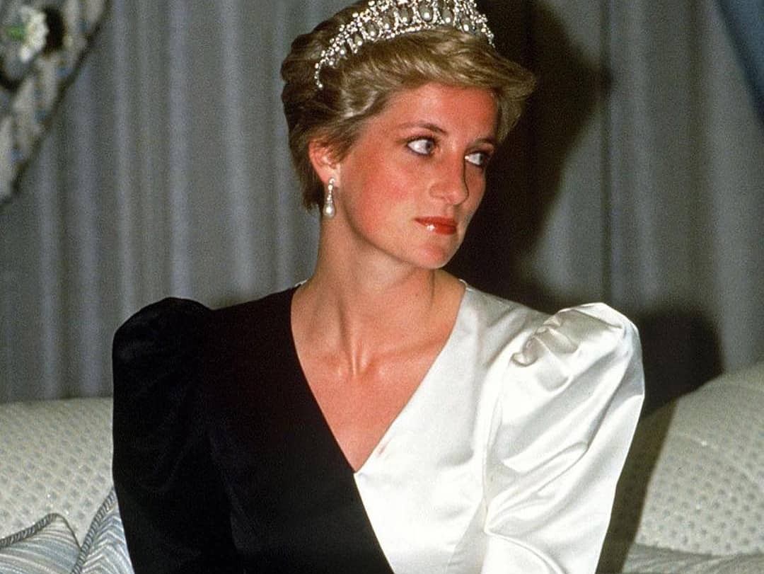 Δείτε πώς θα έμοιαζε η πριγκίπισσα Νταϊάνα αν ζούσε σήμερα σύμφωνα με την Τεχνητή Νοημοσύνη (βίντεο)