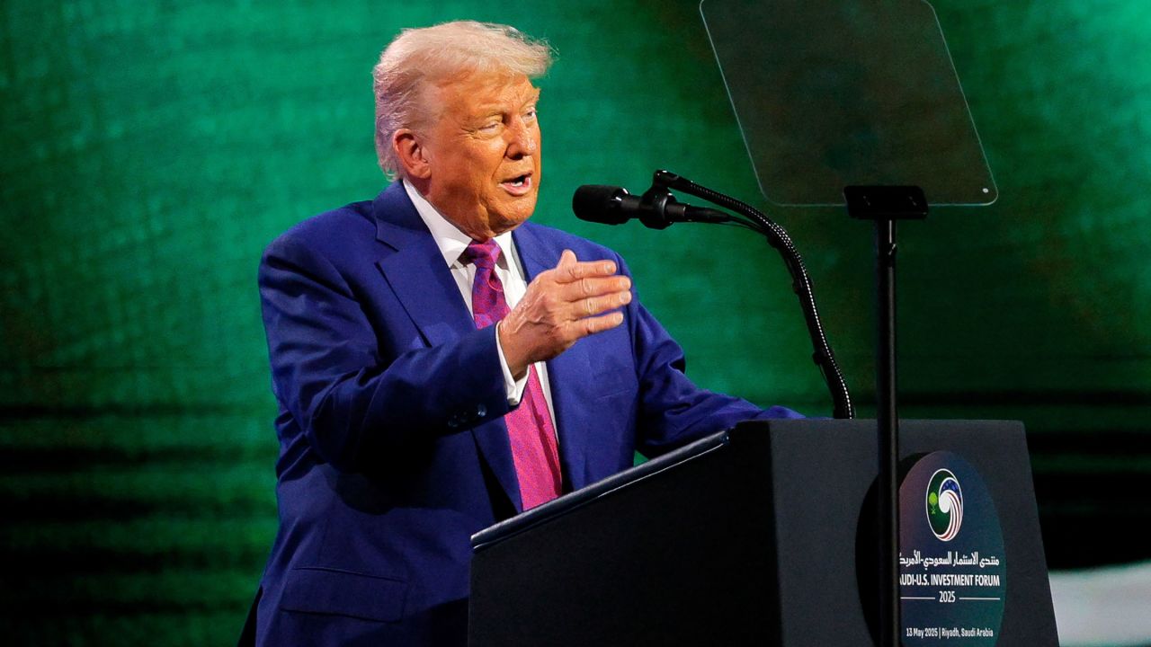 Ο Ν.Τραμπ ανακοίνωσε σχέδιο άρσης των κυρώσεων κατά της Συρίας