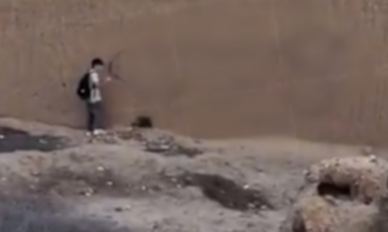 Σάλος στο Περού με νεαρό που βεβηλώνει αρχαία πόλη – Δείτε βίντεο