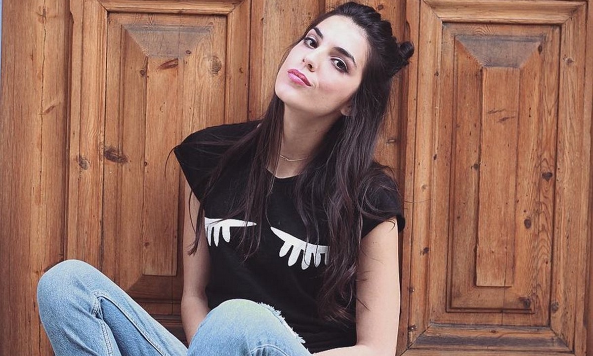 Α.Μ.Βέλλη: Αποκάλυψε τον λόγο που δεν αναφέρει το όνομα του πρώην συντρόφου της που την κακοποιούσε