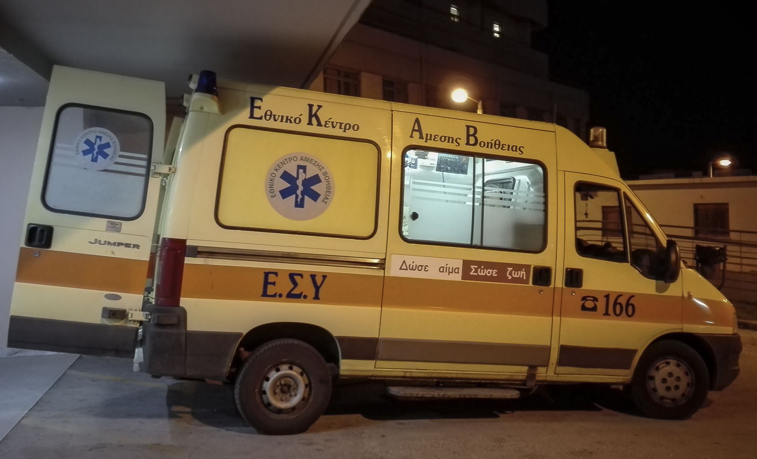 Θεσσαλονίκη: Διασωληνωμένη νοσηλεύεται η 25χρονη που βρέθηκε τραυματισμένη στο πεζοδρόμιο