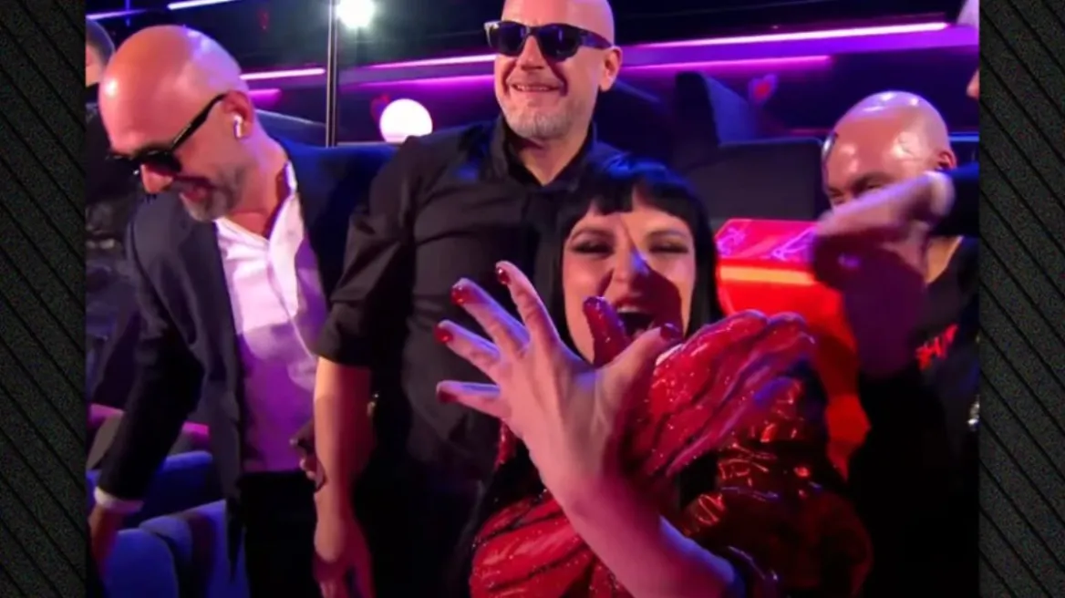 Eurovision: Έντονες αντιδράσεις προκάλεσε η εκπρόσωπος της Αλβανίας- Η χειρονομία με τον δικέφαλο αετό (βίντεο)