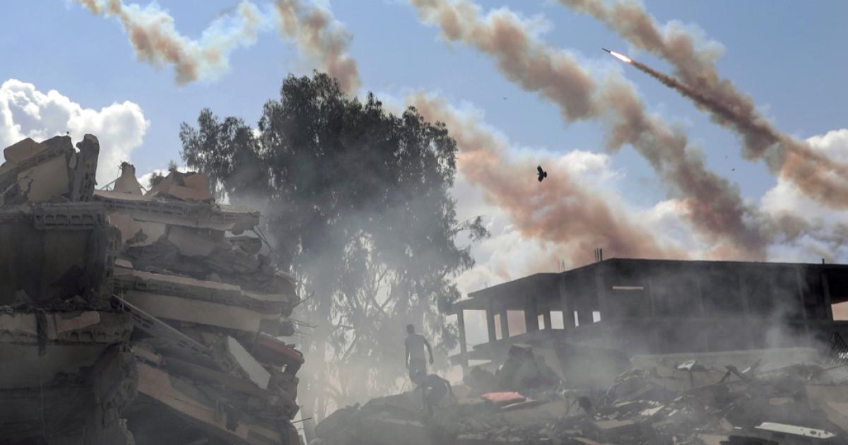 Συνεχίζονται τα ισραηλινά πλήγματα στη Γάζα ενώ ο Ν.Τραμπ πραγματοποιεί επίσκεψη στη Μέση Ανατολή