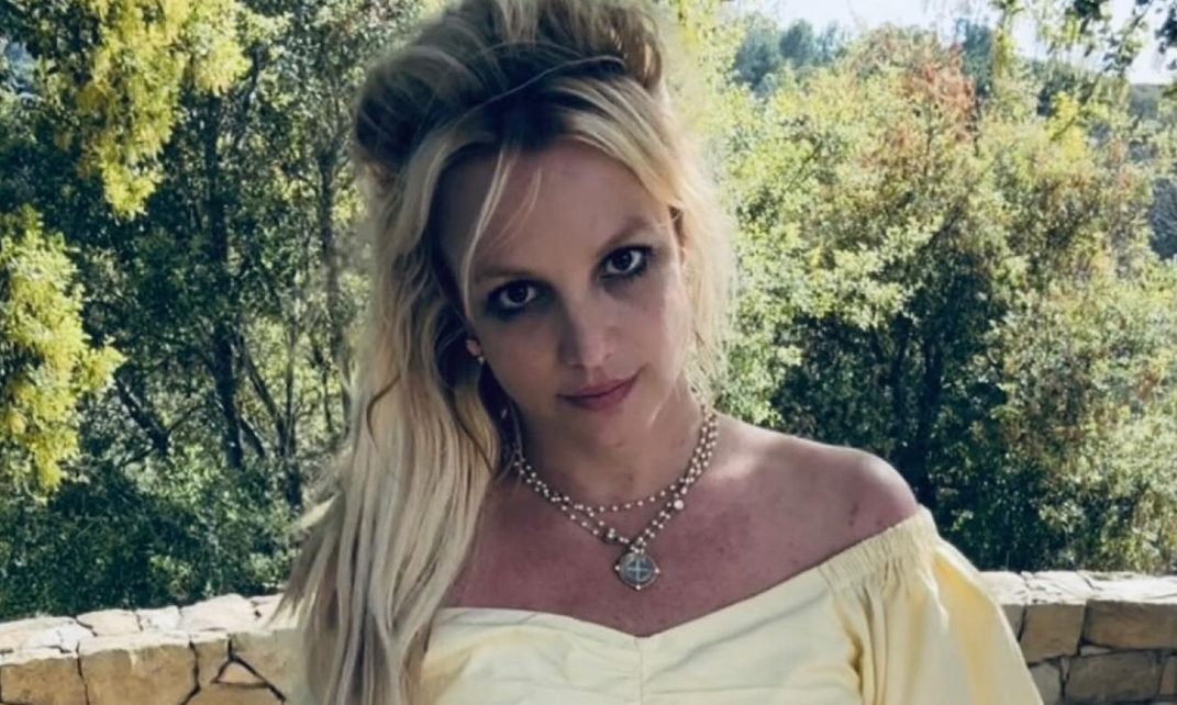 Ο ξέφρενος χορός της Μπρίτνεϊ Σπίαρς και το… αποκαλυπτικό ατύχημα (βίντεο)